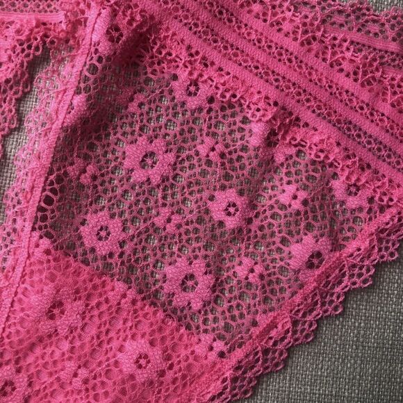 NWT Victoria’s Secret Raspberry Pink Floral Lace Embroidered Thong Panty Sz L - Picture 3 of 6